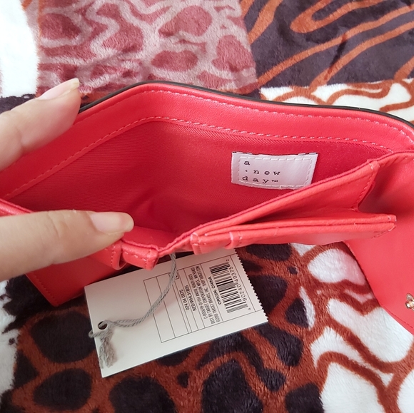 Small trifold red wallet - Picture 3 of 3